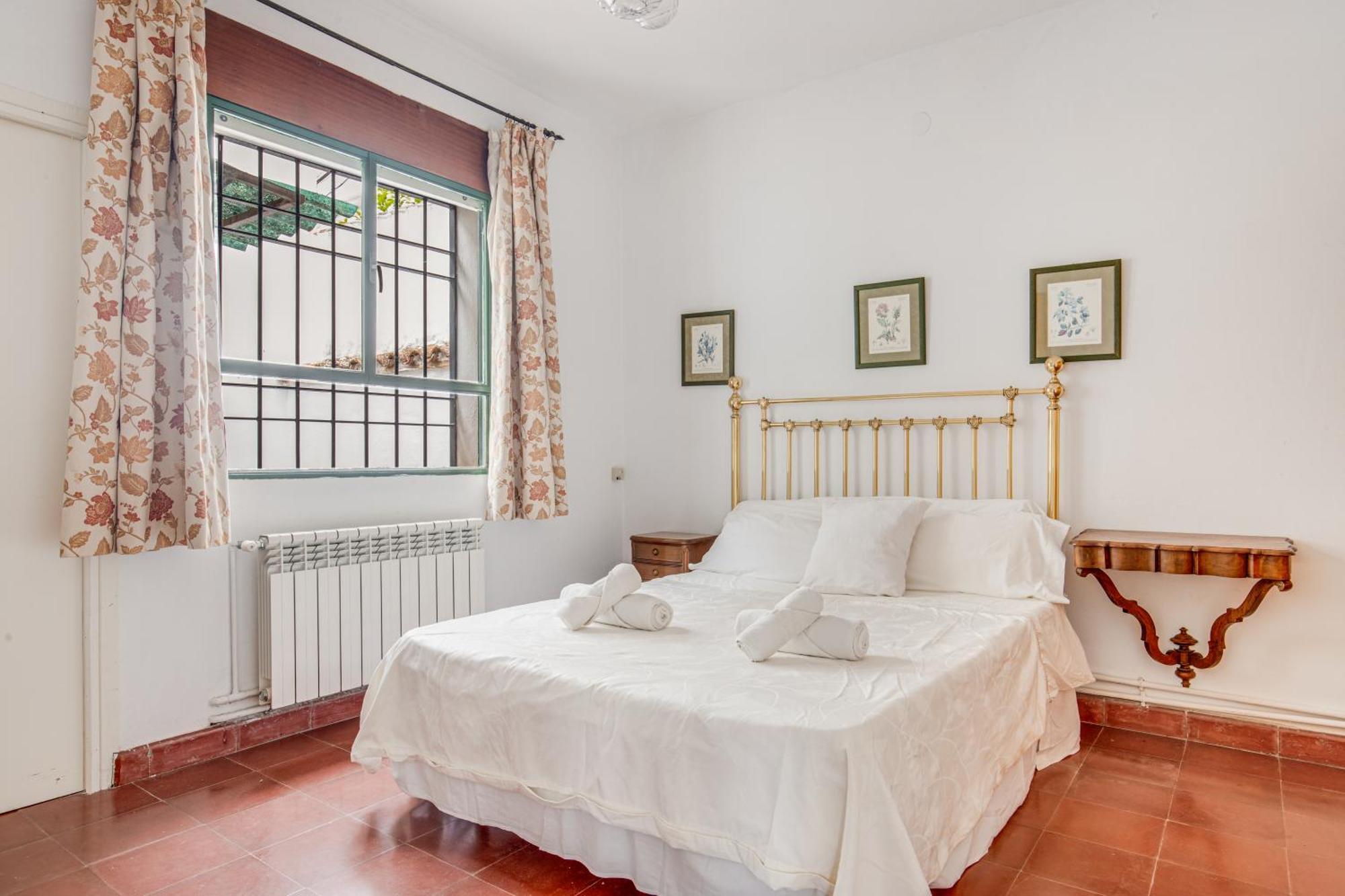 -Iponubahomes- Centrica Casa Con Jardin Y Chimenea باينا المظهر الخارجي الصورة