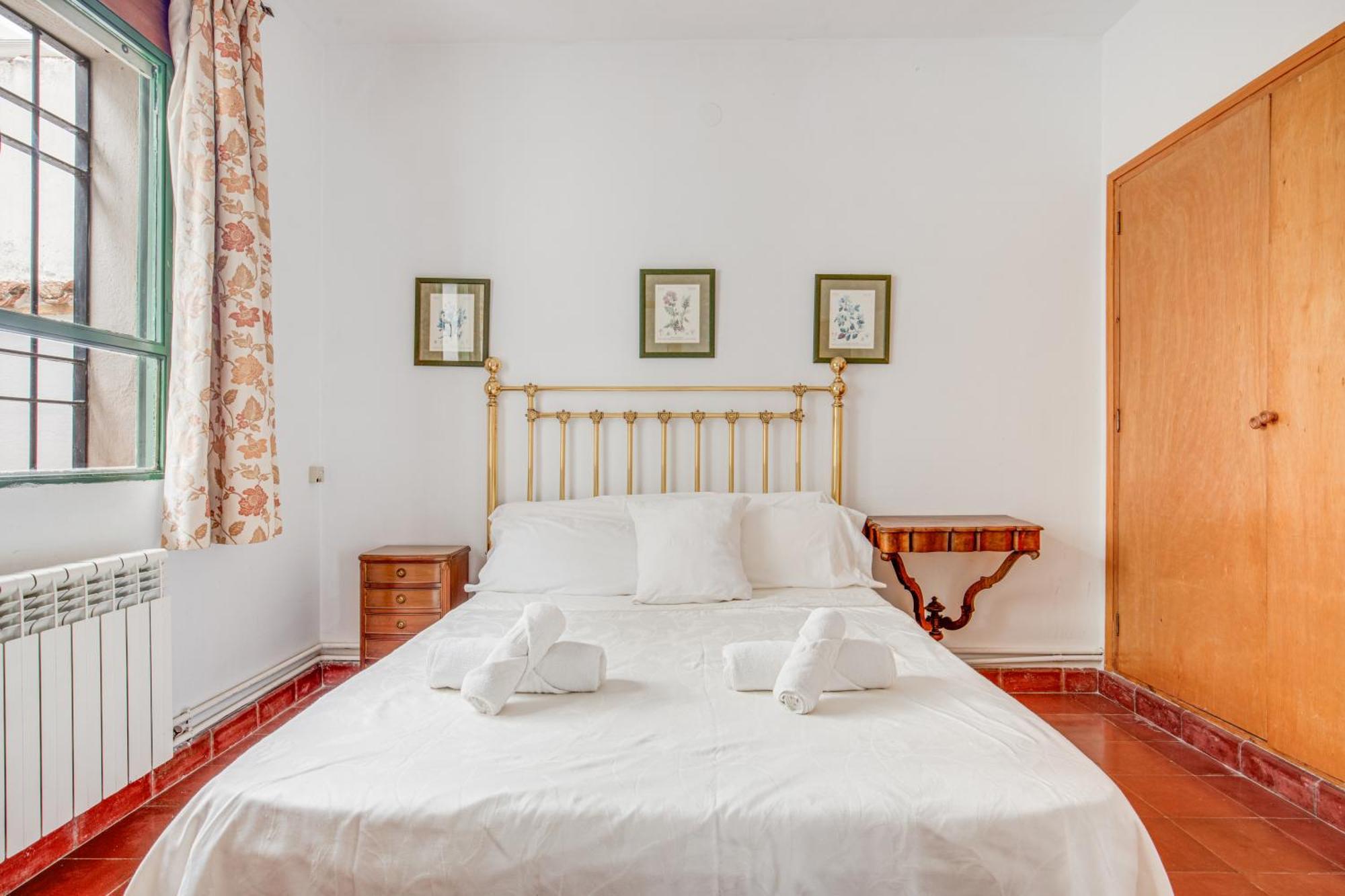 -Iponubahomes- Centrica Casa Con Jardin Y Chimenea باينا المظهر الخارجي الصورة