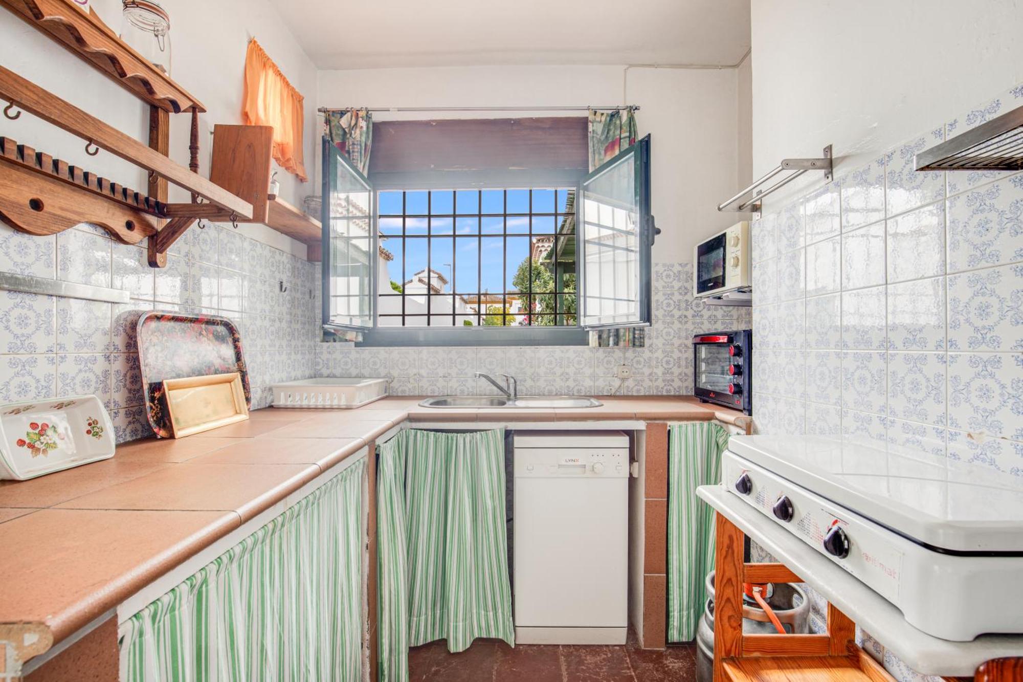 -Iponubahomes- Centrica Casa Con Jardin Y Chimenea باينا المظهر الخارجي الصورة